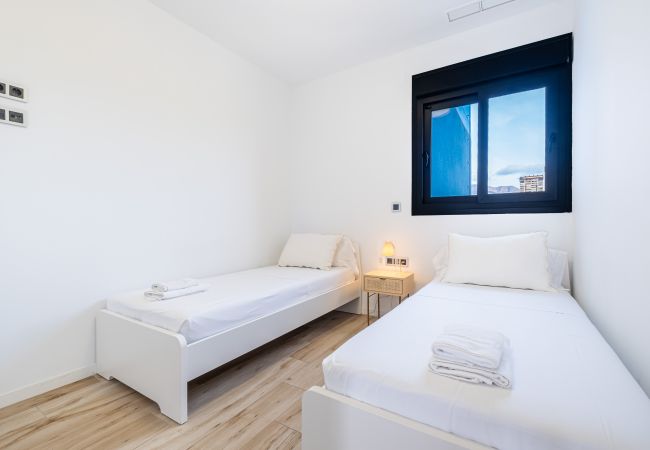 Apartment in Benidorm - Sunset Waves 18-35 Poniente Beach Resort Apartment in Benidorm - Sunset Waves 18-35 Poniente Beach Resort