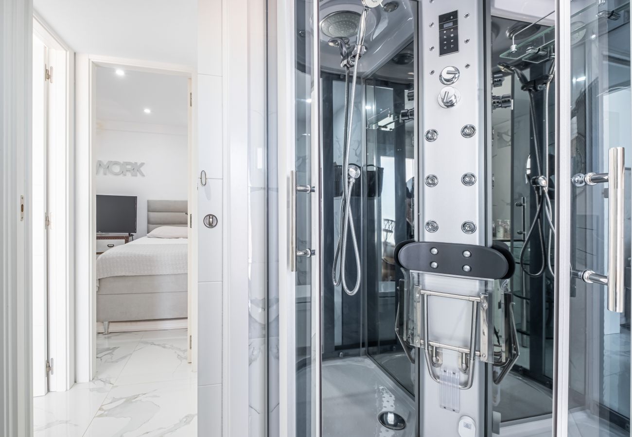 Apartment in Benidorm - Copacabana Deluxe 1-A Levante Beach Apartment in Benidorm - Copacabana Deluxe 1-A Levante Beach