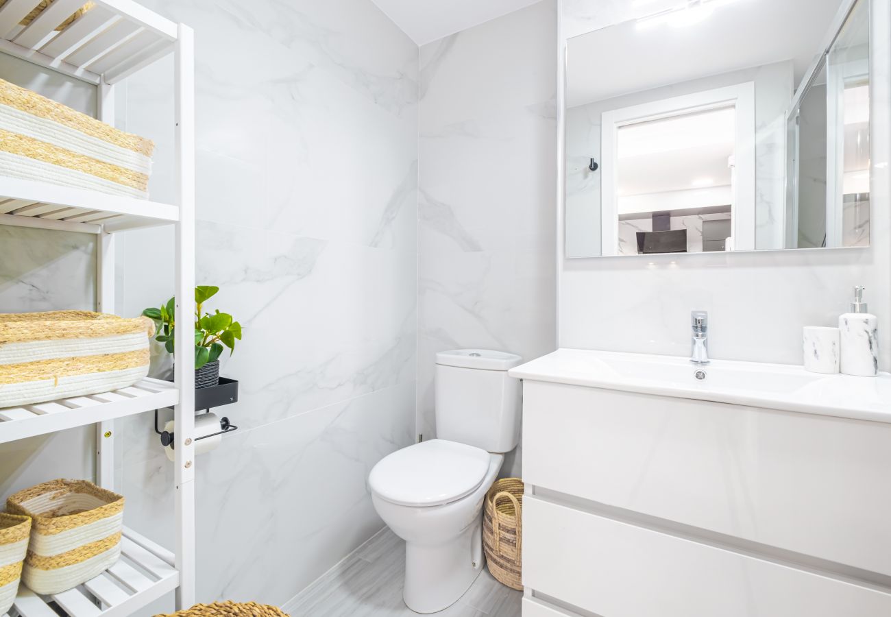 Apartment in Benidorm - Cachirulo Deluxe Apartment 13-B Levante Beach Apartment in Benidorm - Cachirulo Deluxe Apartment 13-B Levante Beach