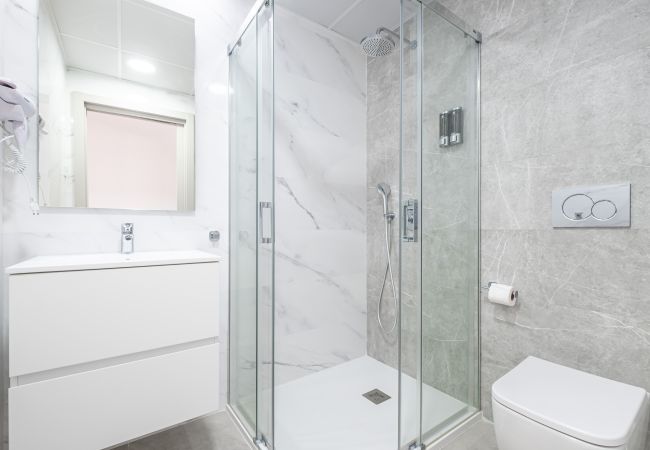 Apartment in Benidorm - Sunset Cliffs Deluxe Apartment 8138 Poniente Beach Apartment in Benidorm - Sunset Cliffs Deluxe Apartment 8138 Poniente Beach