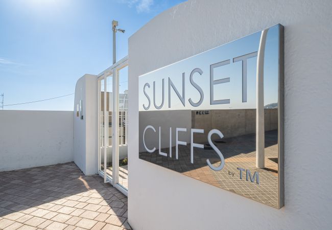 Apartment in Benidorm - Sunset Cliffs Deluxe Apartment 8138 Poniente Beach Apartment in Benidorm - Sunset Cliffs Deluxe Apartment 8138 Poniente Beach