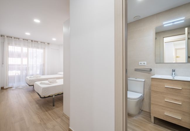 Apartment in Benidorm - Benipark Deluxe 33-A Poniente Beach Apartment in Benidorm - Benipark Deluxe 33-A Poniente Beach