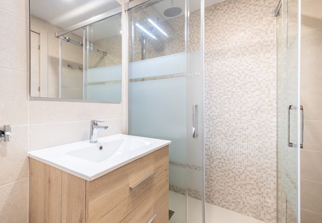 Apartment in Benidorm - Benipark Deluxe 33-A Poniente Beach Apartment in Benidorm - Benipark Deluxe 33-A Poniente Beach