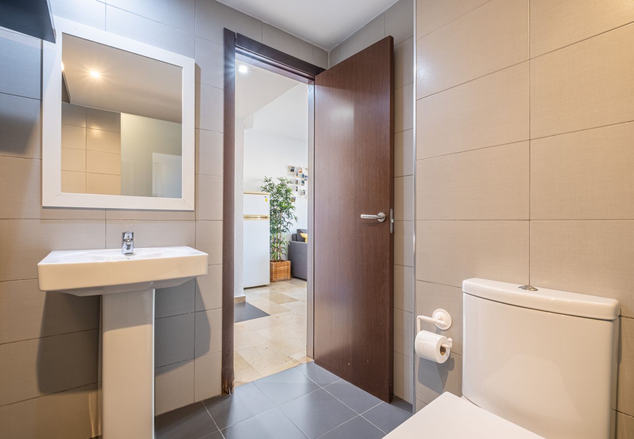Апартаменты на Бенидорм / Benidorm -  Trinisol Apartment Sea Views 6E Levante Beach Апартаменты на Бенидорм / Benidorm -  Trinisol Apartment Sea Views 6E Levante Beach