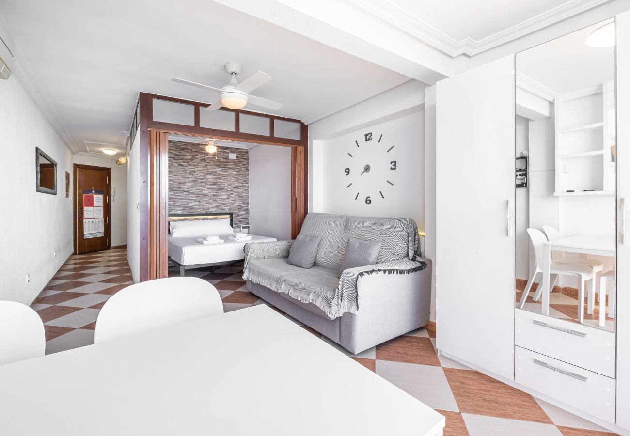 Апартаменты на Бенидорм / Benidorm -  Las Damas 23-E Levante Beach Апартаменты на Бенидорм / Benidorm -  Las Damas 23-E Levante Beach