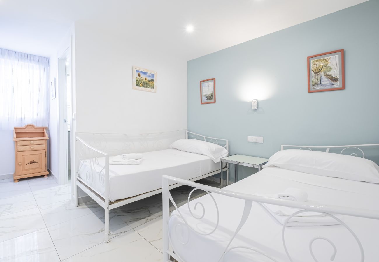 Апартаменты на Бенидорм / Benidorm -  Copacabana 10-B Apartment Levante Beach Апартаменты на Бенидорм / Benidorm -  Copacabana 10-B Apartment Levante Beach