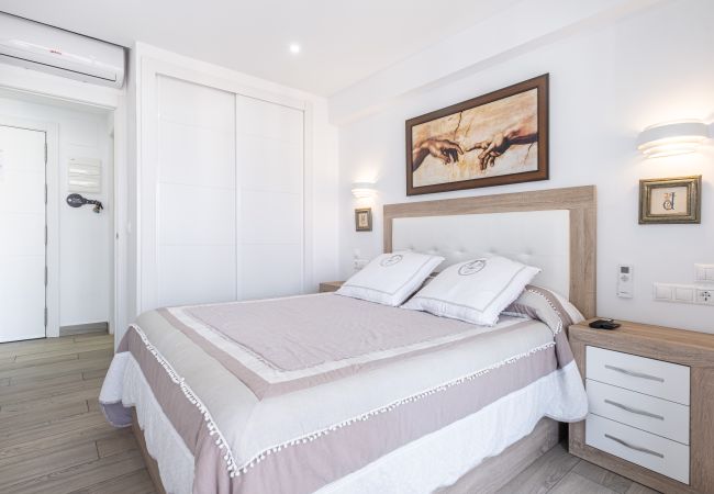 Апартаменты на Бенидорм / Benidorm - Torre Domo 9-D Levante Beach Апартаменты на Бенидорм / Benidorm - Torre Domo 9-D Levante Beach