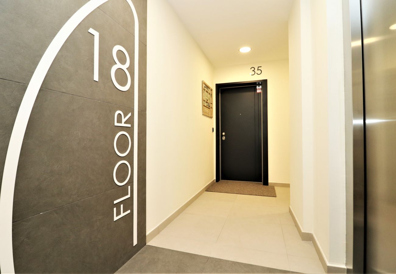 Апартаменты на Бенидорм / Benidorm - Sunset Waves 18-35 Poniente Beach Resort Апартаменты на Бенидорм / Benidorm - Sunset Waves 18-35 Poniente Beach Resort