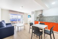Апартотель на Бенидорм / Benidorm -  Apartamentos La Rosita Old Town 5Pax-1