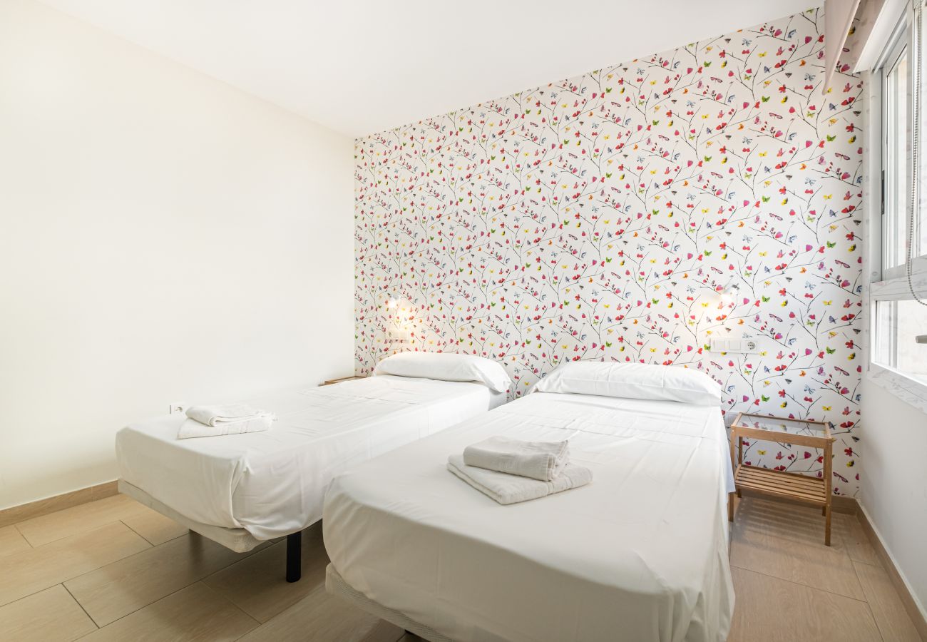 Апартотель на Бенидорм / Benidorm - Apartamentos La Rosita Old Town M-4 Апартотель на Бенидорм / Benidorm - Apartamentos La Rosita Old Town M-4